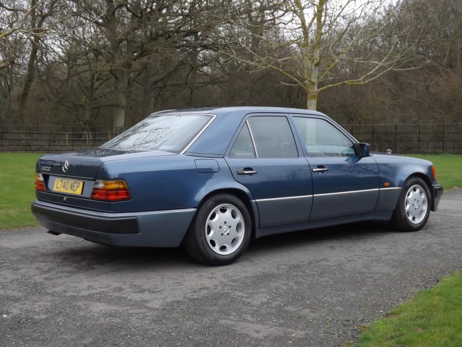  Mercedes-Benz 500E (W124) 1993 года  (фото 11 из 21)